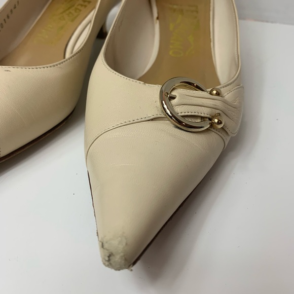 Vintage Ferragamo Made In Italy Cream Leather Pointed Toe Kitten Heels - Picture 4 of 9